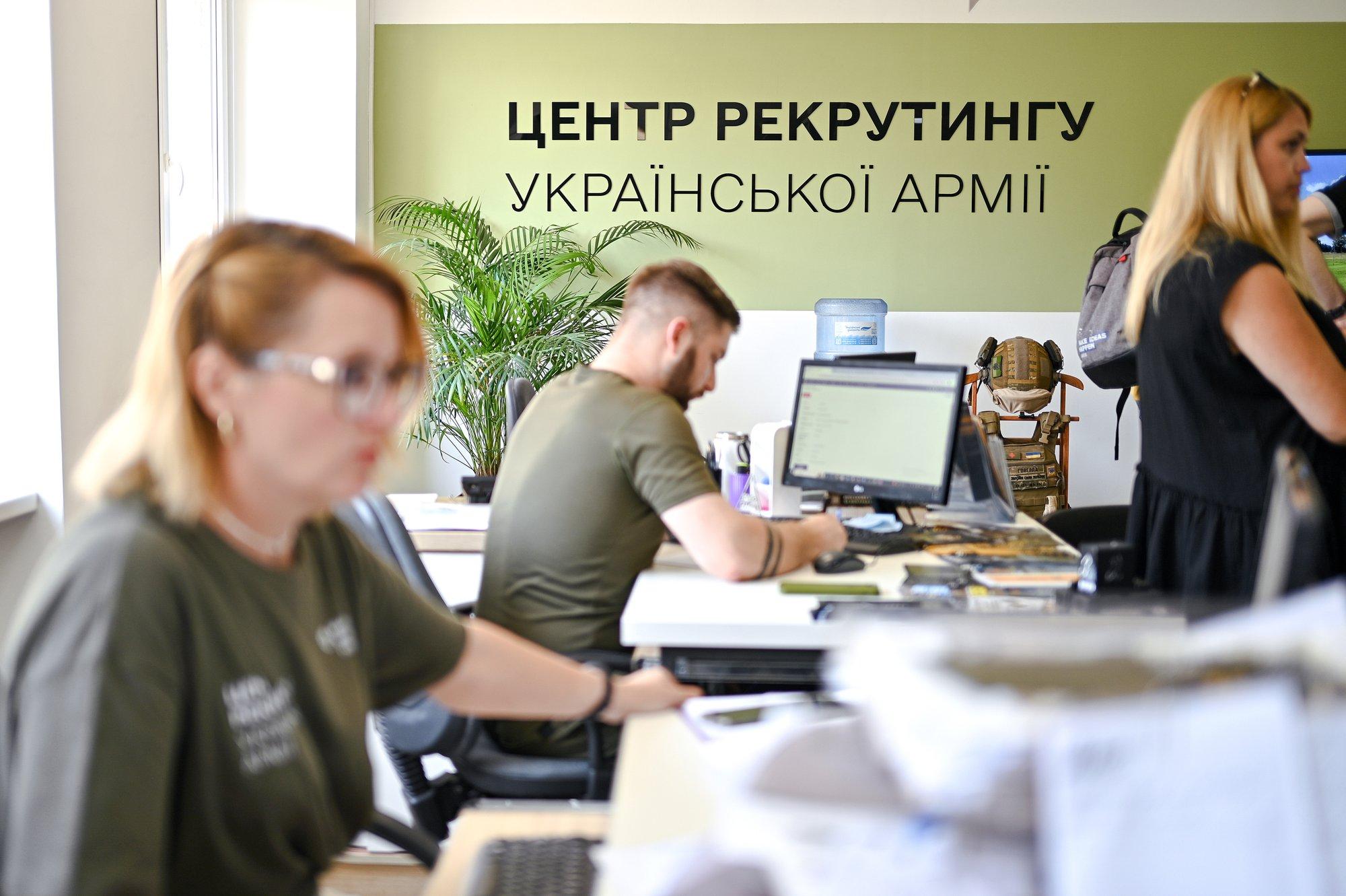 Ukrainas Mõkolajivi oblastis ründasid kohalikud mehed sõjaväe värbamiskeskuse töötajaid