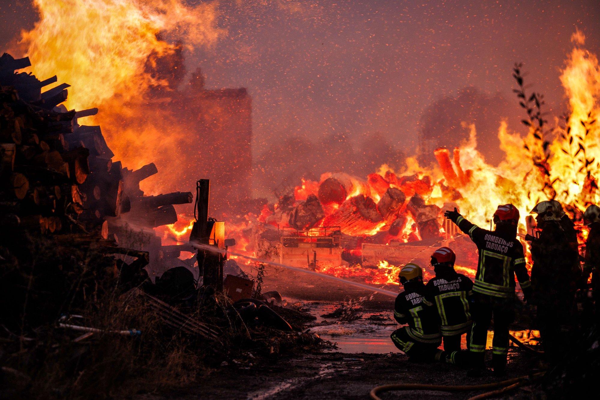 Portugali politsei teatel tunnistas teismeline üles mitme tulekahju tahtliku süütamise