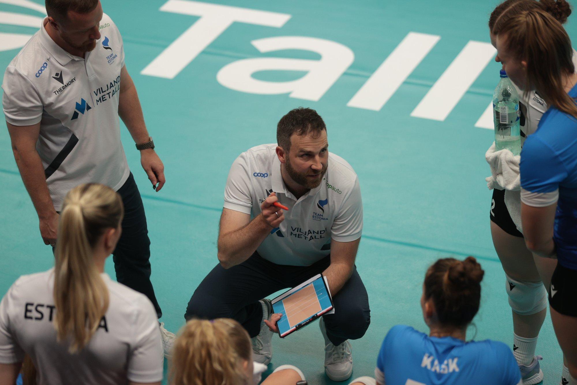 Võrkpallinaiskonna peatreener liidermängija saadud vigastusest: eks see on kõigile raske moment