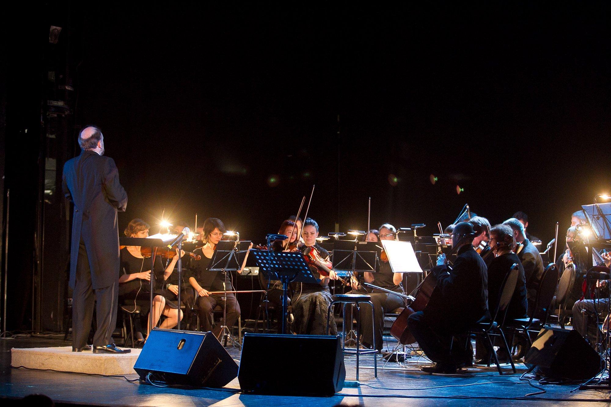 Narva linna orkester tellis pärast Ukraina sõja algust esinema Venemaal elavad ja töötavad muusikud