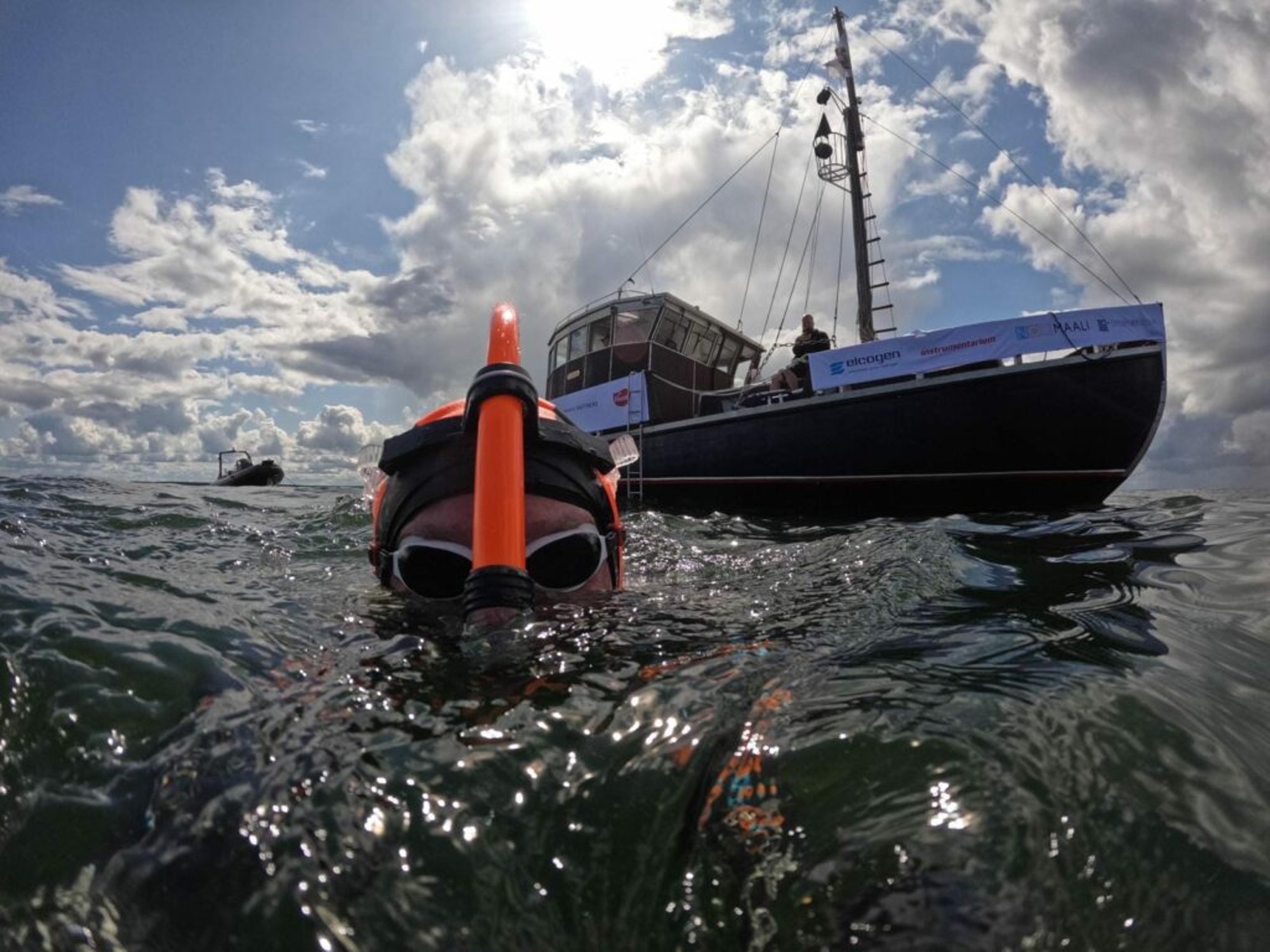 Esmaspäeval saab stardi heategevusujumine Tallinnast Helsingisse