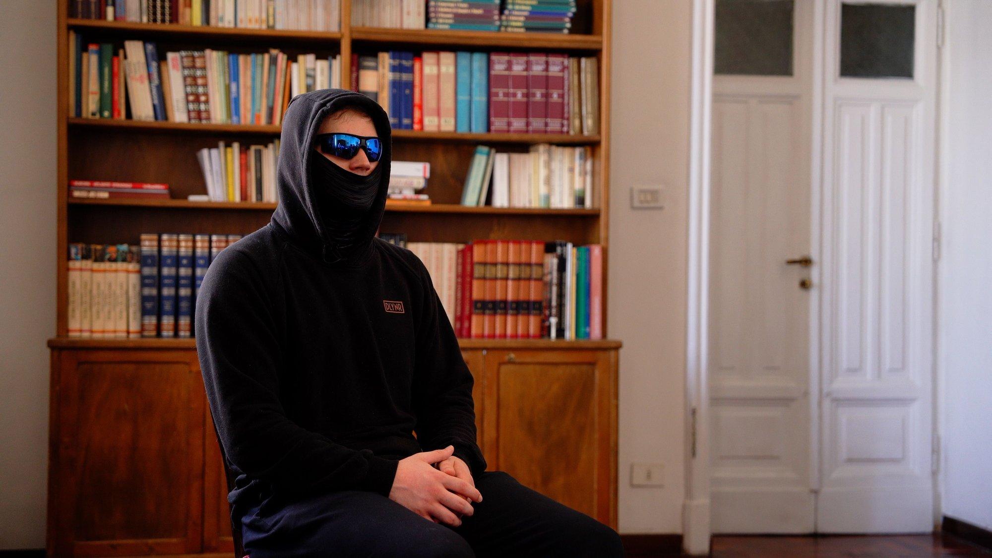 Valgevene piirivalvur räägib suu puhtaks: tõukasin ülemuse käsul isiklikult illegaale üle Leedu piiri