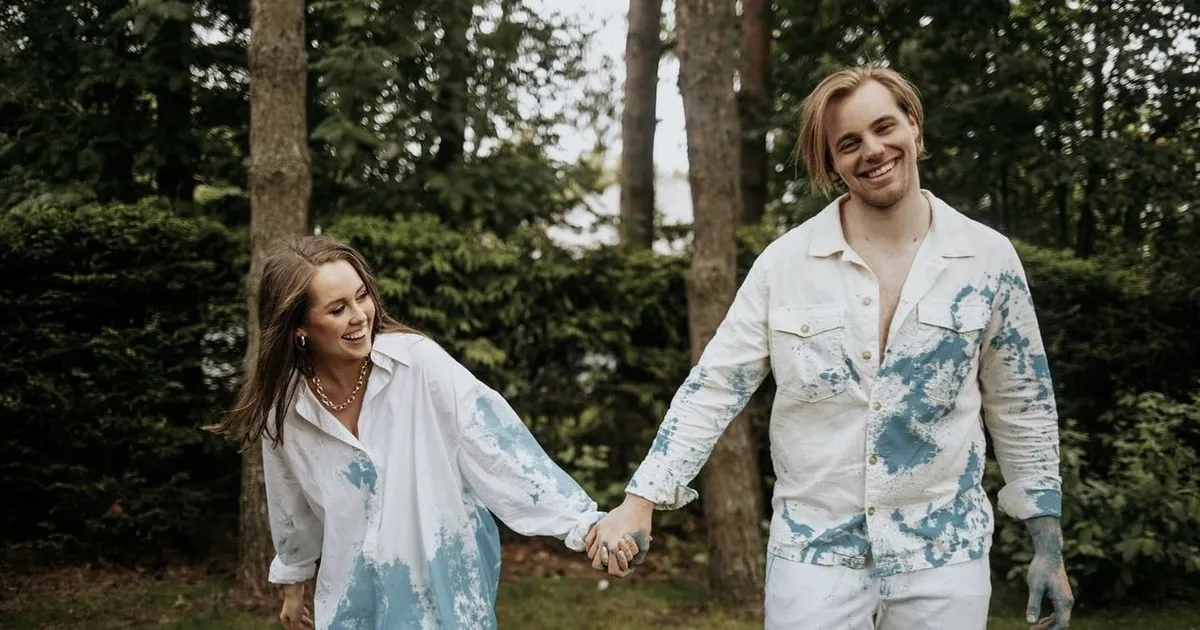 FOTO ⟩ Beebi uudised: muusikud Joshua ja Anett Viinalass saavad lapse