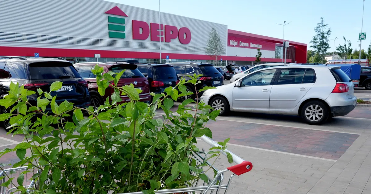 FOTO ⟩ Paanikahoog ja purunenud lamp: teenindus Depo poes viis kliendi murdumiseni