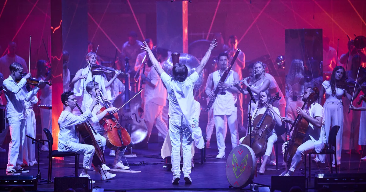 Kristjan Järvi juhatab oma publiku meelte videvikku, kust tagasi ei tulda sama inimesena