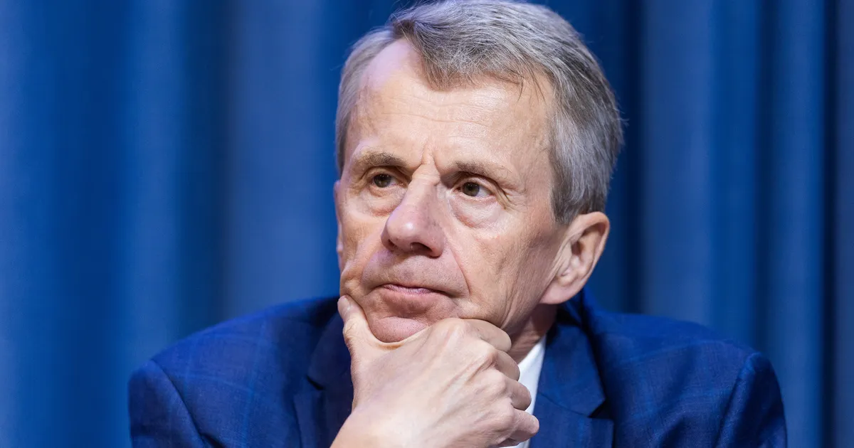 Rahandusminister Jürgen Ligi jääb tervisekassa peoskandaali kommenteerides napisõnaliseks: Karmen juba kommenteeris