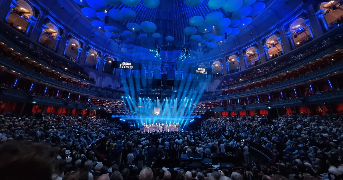 Postimees BBC Promsil: südaöine ebainimlik katsumus, kuid hiigelsaal kuulas Pärti hinge kinni pidades