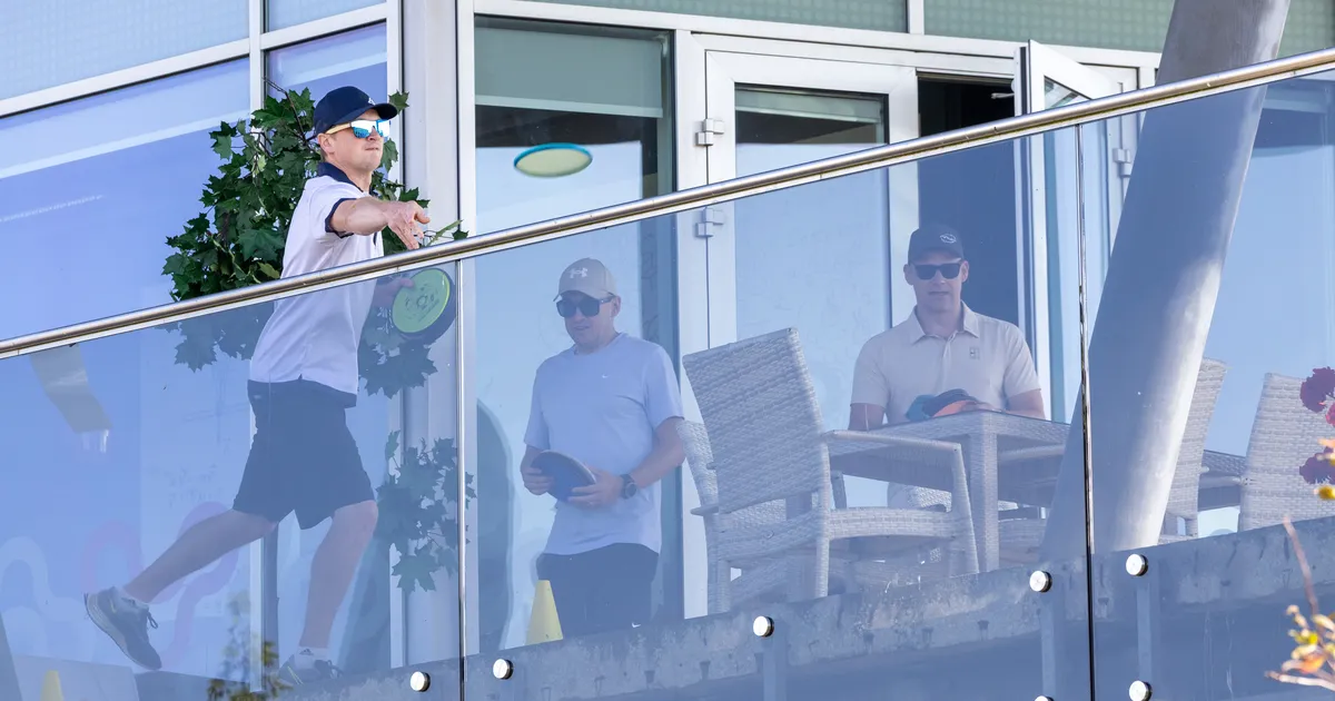 GALERII ⟩ Emajõelinn muutus sadadele mängijatele üheks suureks kettagolfirajaks