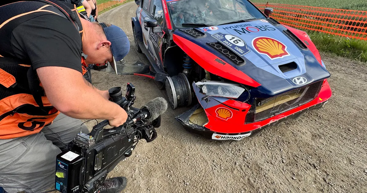 FOTOD ⟩ Hyundaide krahh: võidu eest heidelnud Neuville ja Fourmaux pudenesid mõneminutilise vahega tipust