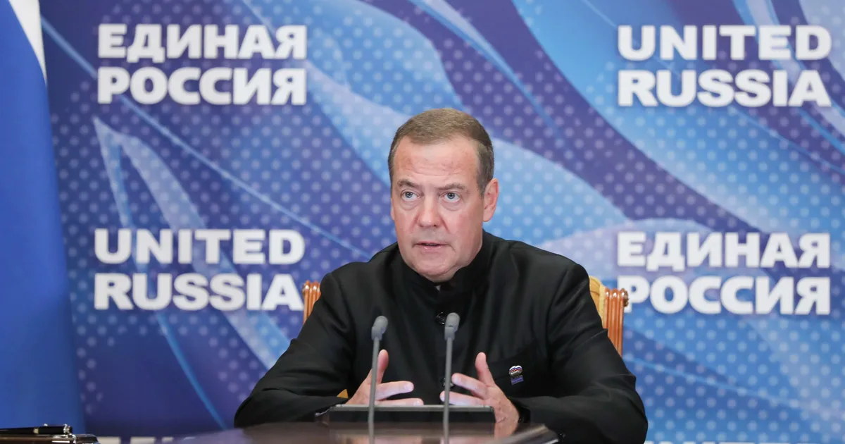 Kuidas sai läänega semutsenud Dmitri Medvedevist Kremli vihaseim lõukoer?