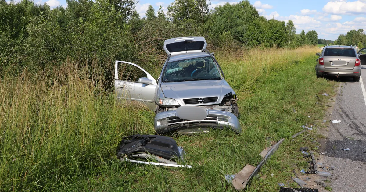 FOTOD ⟩ Joobes autojuht põhjustas Elva vallas avarii