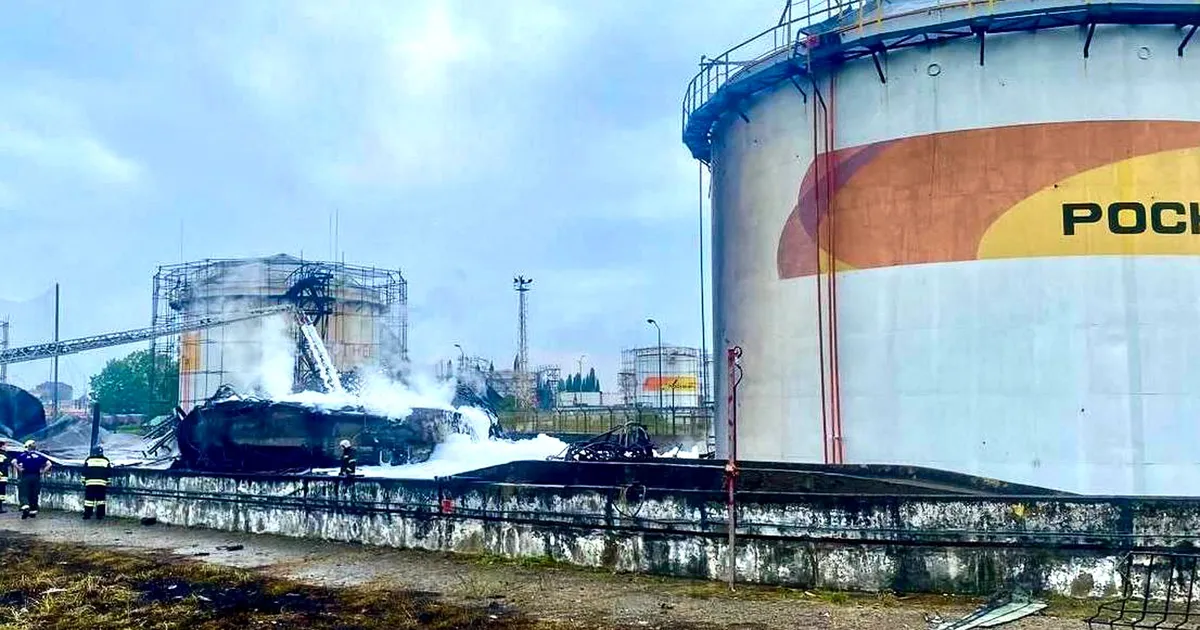 VIDEOD ⟩ Sotšis põleva naftahoidla ees TikToki videot teinud noored vahistati