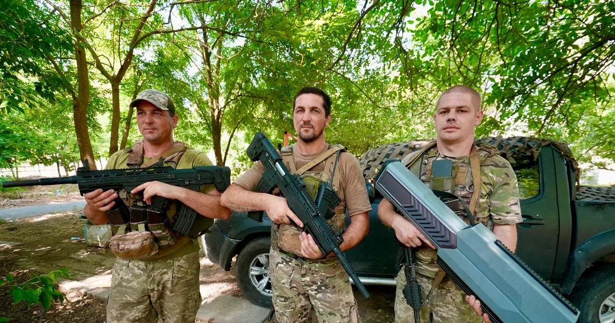 KIMMEL, HEINMAA JA HEREM UKRAINAS ⟩ Ukraina merejalaväel on käsil neljas sõjasuvi