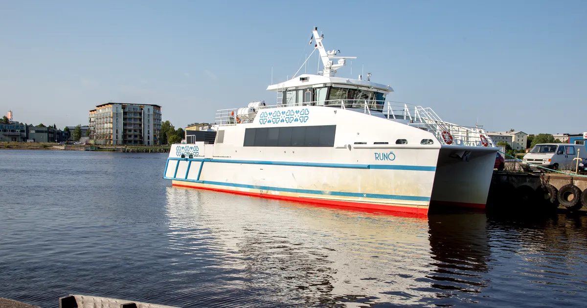 Ruhnu sõitvat katamaraani tabas tehniline rike