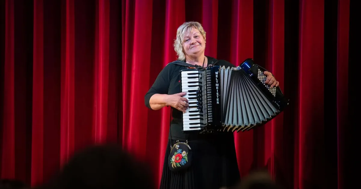 ARVUSTUS ⟩ Lavale tõuseb meri: «Tormide poeg» on ood ühele ajastule ja inimeseks olemisele