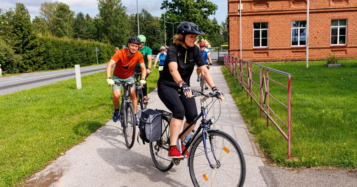 VIDEOLUGU ⟩ «Veame ja väntame ennast käima.» Koolijuhid koguvad Võrumaa teedel õppeaastaks rammu