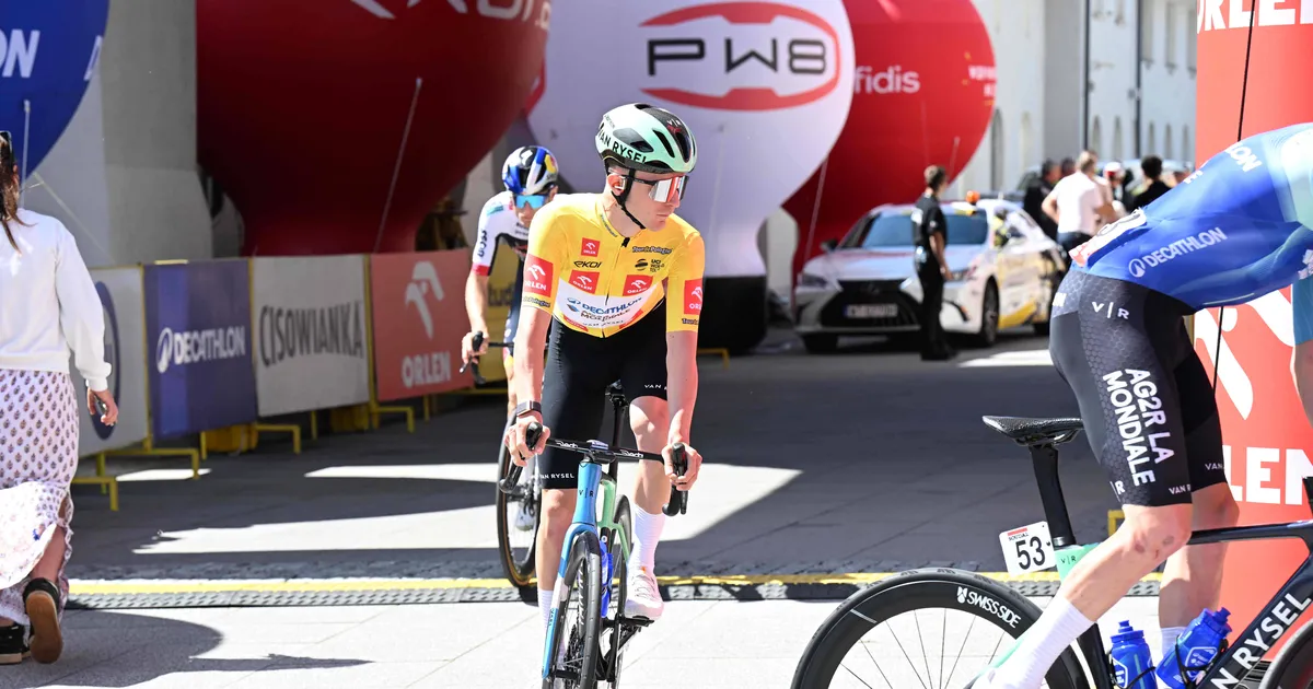 VIDEO ⟩ Velotuuril, kus osaleb ka Mihkels, toimus karm kukkumine. Võistlus peatati