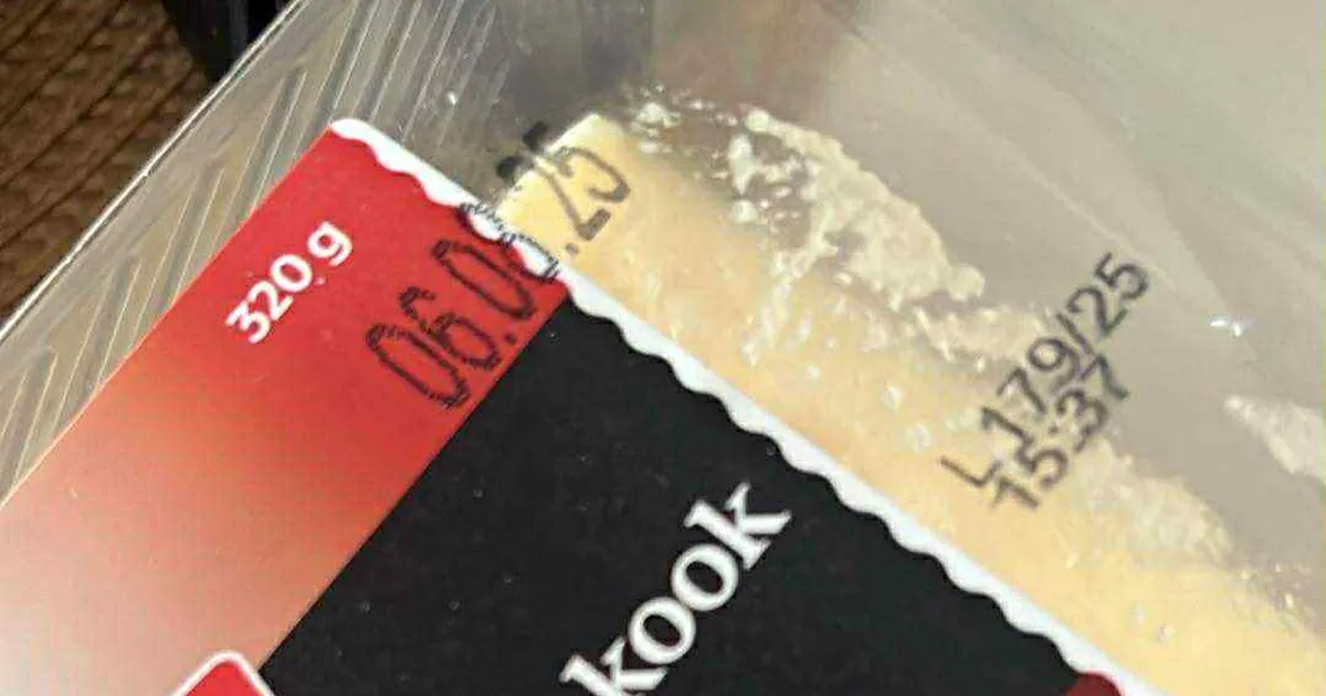 FOTO ⟩ Rimi müüs aegunud kuupäevaga hallitavat kooki täishinnaga: kui oleks allahinnatud olnud, oleksin paremini vaadanud