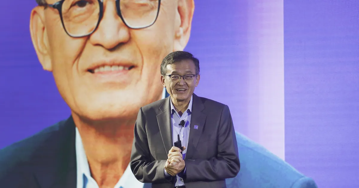 Trump nõuab USA kiibitootja juhi viivitamatut tagasiastumist