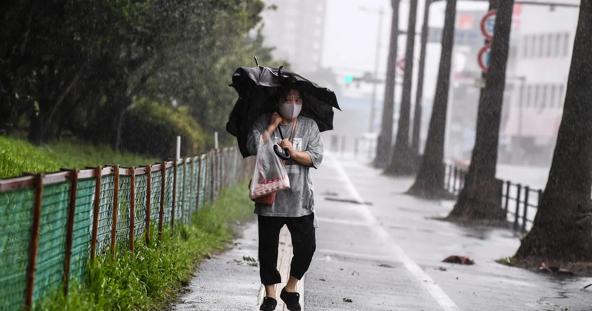 Lõuna-Jaapanit piitsutavad seninägematud vihmad