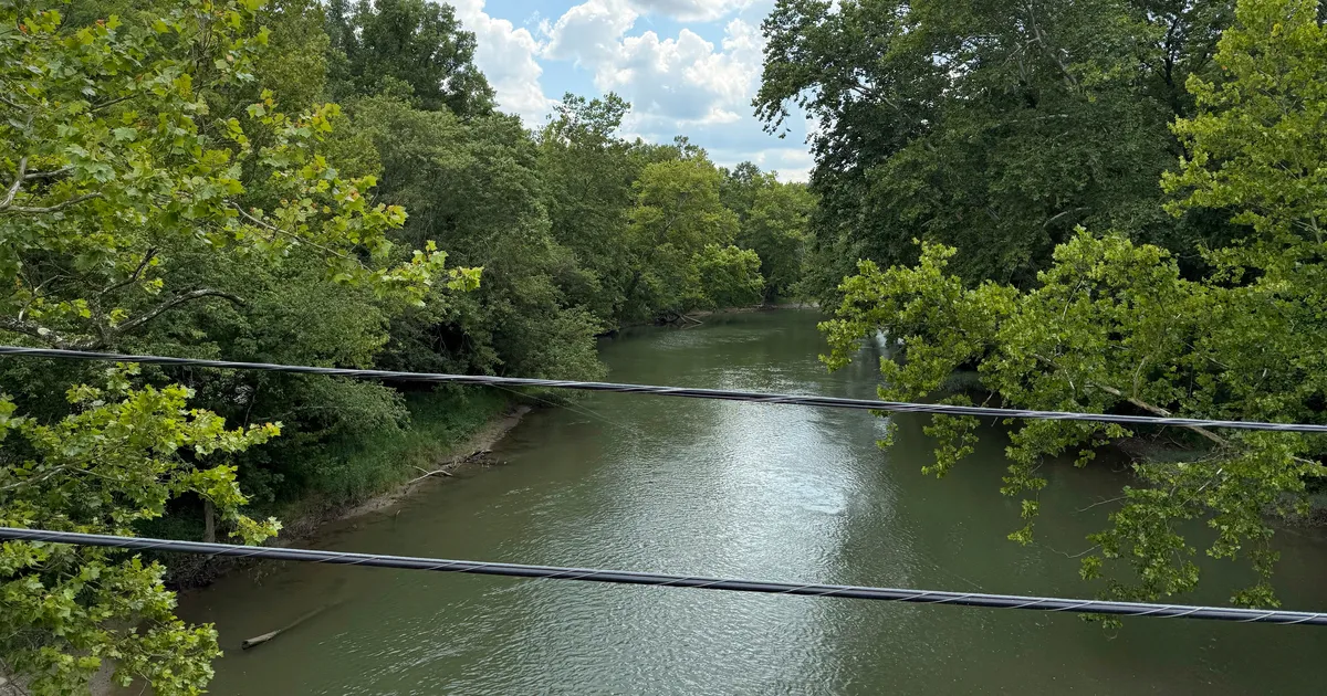 ERIKOHTLEMINE ⟩ USA salateenistus kergitas J. D. Vance'ile kanuuretke korraldamiseks jões veetaset