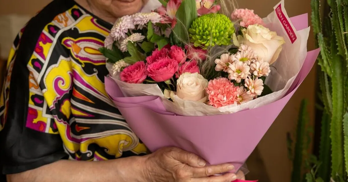 Tänamatu vanaema? Üllatuseks saadetud lillekimp põhjustas kaebuseid ja pahameeletormi