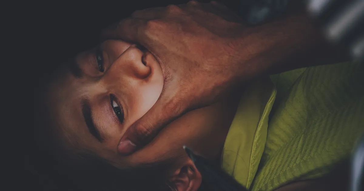 KÕHE LUGU ⟩ «Miks sa püüad välja pääseda? Ma kavatsen viia su friikaid sööma. Ma olen kena!»