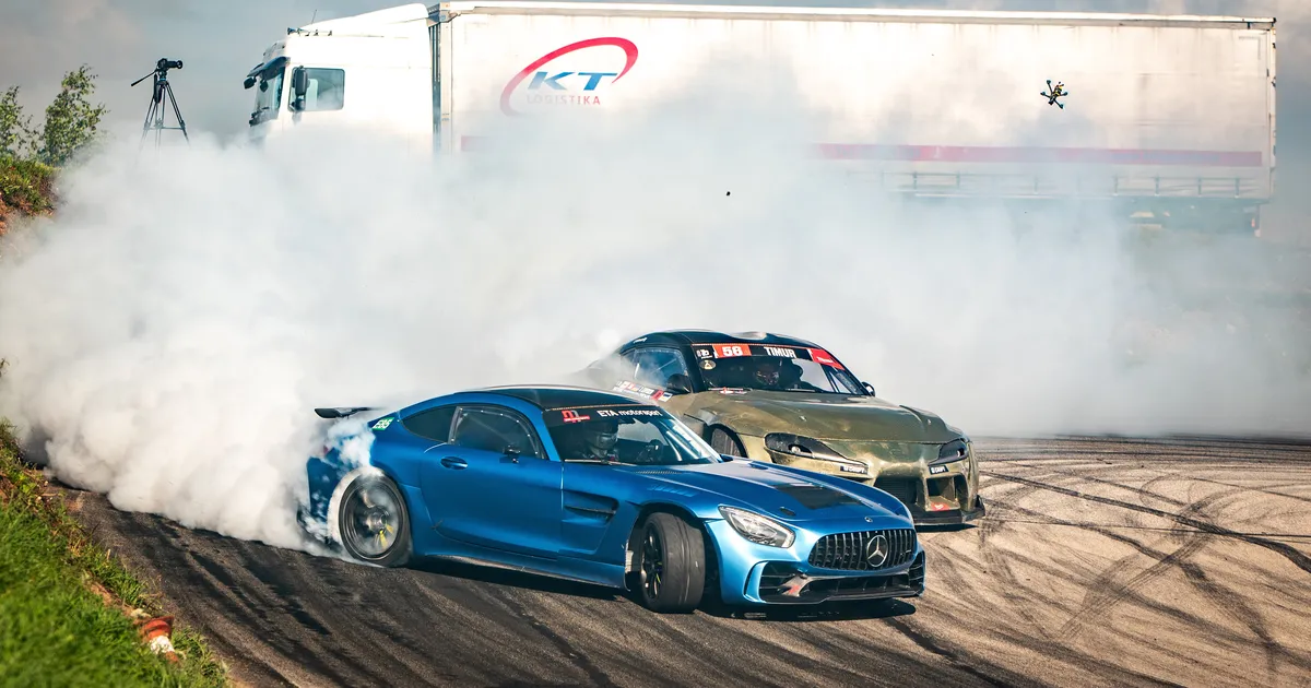 GALERII ⟩ Kiirus, kruus ja rehvitoss: Kulbilohu võõrustab põhjamaade driftiparemikku