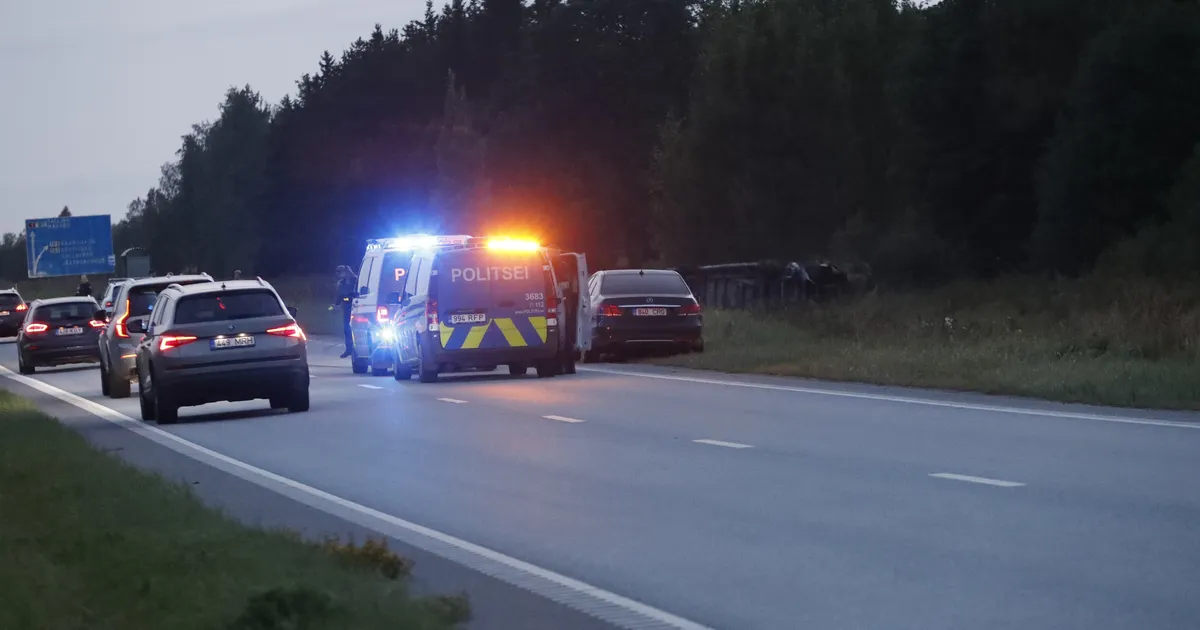 FOTOD ⟩ Tallinna ligidal paiskusid kokku põrganud autod teelt välja, vigastada sai mitu inimest