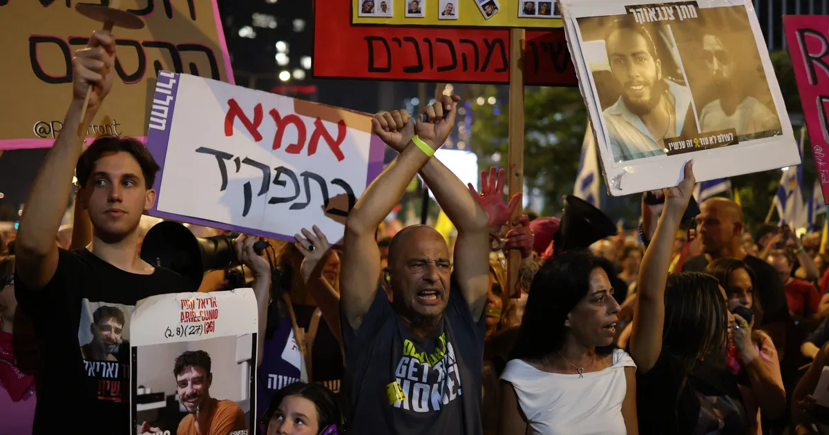 VIDEO ⟩ «Teie käed määritakse pantvangide verega!» Iisraeli tänavatele kogunesid tuhanded protestijad