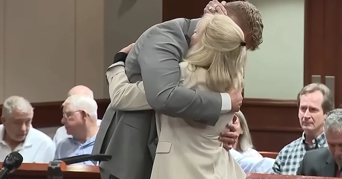 EI JUHTU IGA PÄEV ⟩ Naine kallistas ja pakkus andestust mehele, kes sõitis surnuks tema pikaaegse abikaasa