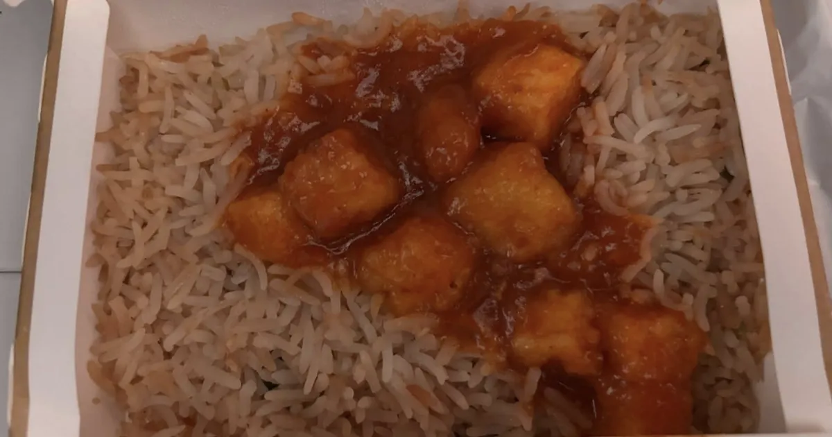 Milline tuntud Euroopa lennufirma pakub reisijaile taolist vatsatäit?