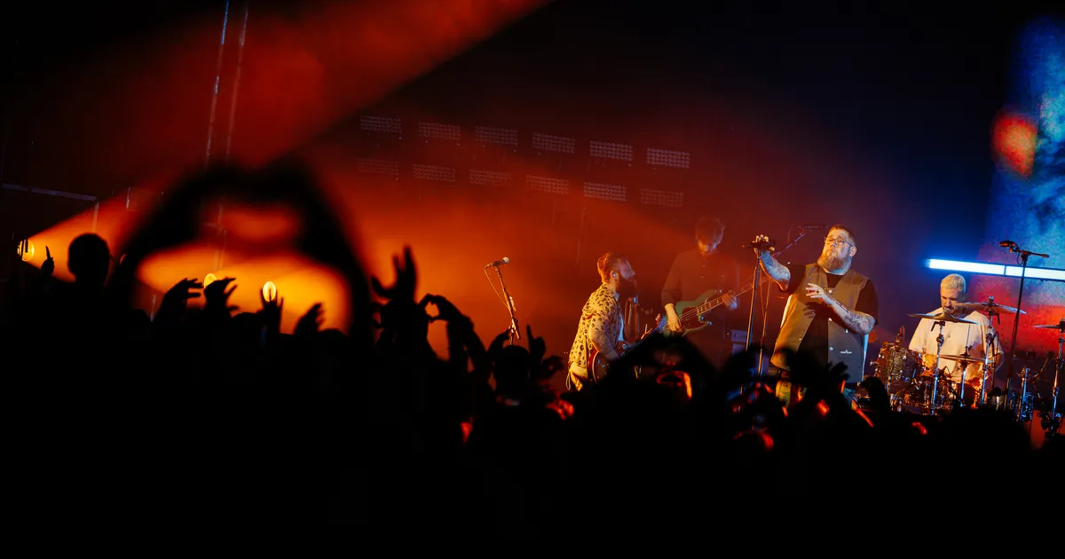 GALERII ⟩ Hinnatud Briti muusik Rag'n'Bone Man andis Kakumäe sadamas võimsa kontserdi