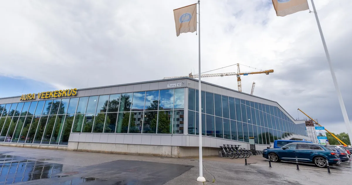 Lapsed leidsid Aura basseinist väljaheited, mis jäid vetelpäästjale nähtamatuks