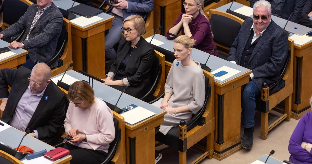 LUIGELAUL ⟩ Johanna-Maria Lehtme toel riigikokku saanud valitsuserakonna toetus läheneb nullile