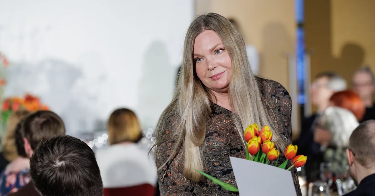 VIDEO ⟩ Anti Saar soovitab kirjanikku, kes oskab ka tüütutest asjadest kirega kirjutada