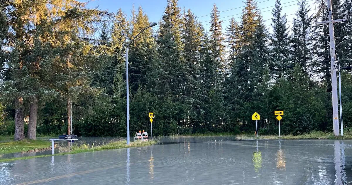 Alaska pealinnas on üleujutus – liustik sulab mis mühin ja inimesi evakueeritakse