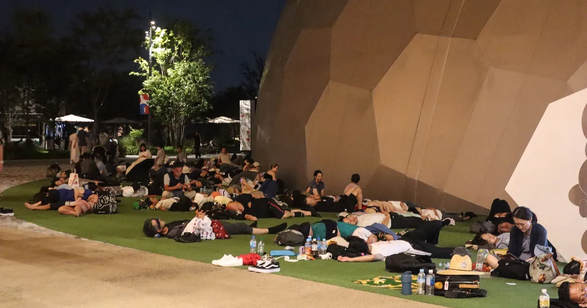 Rongi seiskumise tõttu jäi 30 000 külastajat Jaapani maailmanäitusele kuuma kätte lõksu