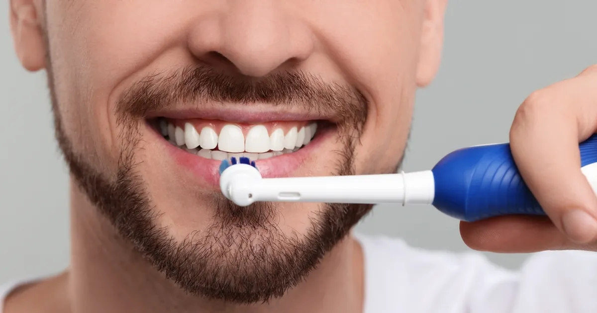 HAMBAARST TEEB SELGEKS ⟩ Kas hambaid peaks pesema enne või pärast hommikusööki?