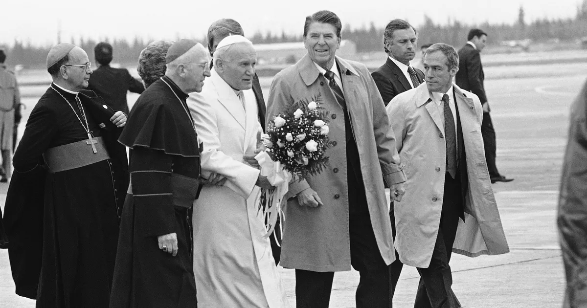 AJALUGU ⟩ Kolm varasemat tippkohtumist Alaskal: keiser, paavst ja Xi