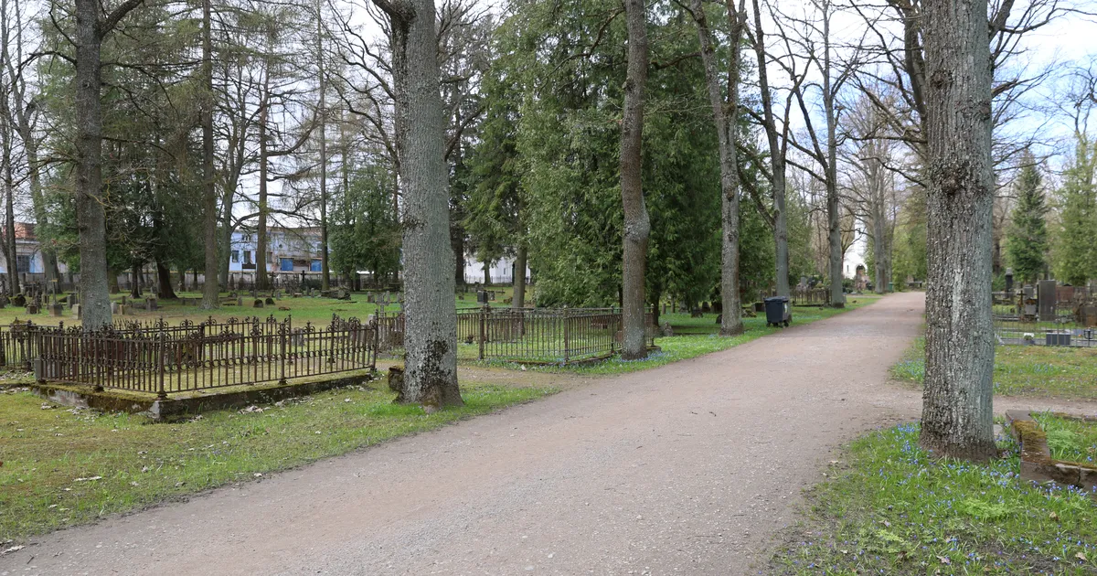GERLI PALGI ⟩ Kalmistuseaduse absurdsed reeglid teevad hauaplatsi haldamise kulukaks
