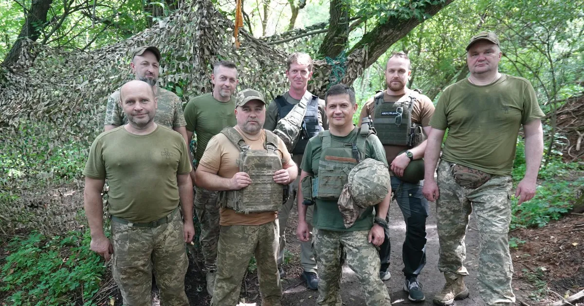 KIMMEL, HEINMAA JA HEREM UKRAINAS ⟩ Suurtükipatarei juhtimispunktis käib elu nagu laevaköögis