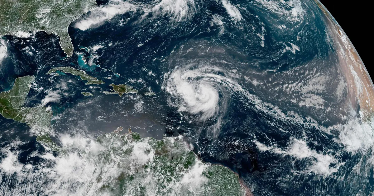 Atlandi orkaanihooaja esimene orkaan Erin paisus kiirelt 4. kategooria tormiks