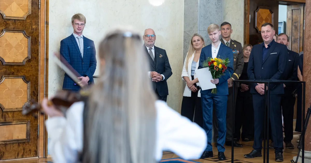 FOTOD ⟩ Presidendi noore kultuuritegelase preemia sai viiuldaja Hans Christian Aavik