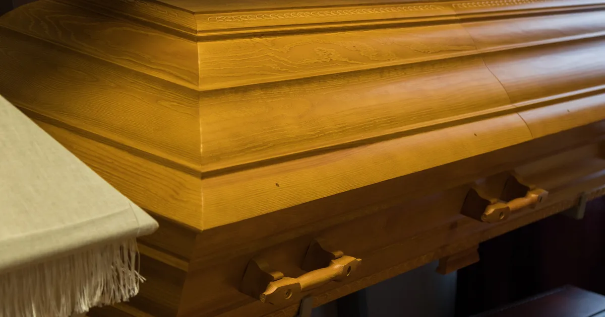 MIDA LEIDU ⟩ «Kelle jaoks see ometi tehti?» Tasuta ära antav vana kirst sütitas Facebooki grupis elava arutelu