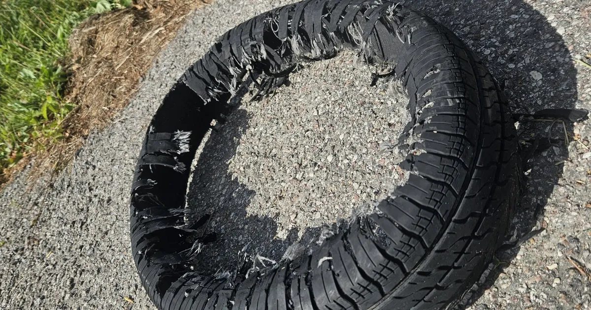 MIKS NII? ⟩ Hullumeelne sõit põllule tõi tuhandete eurode eest kahju, aga rahvas ilgub ohvri kallal