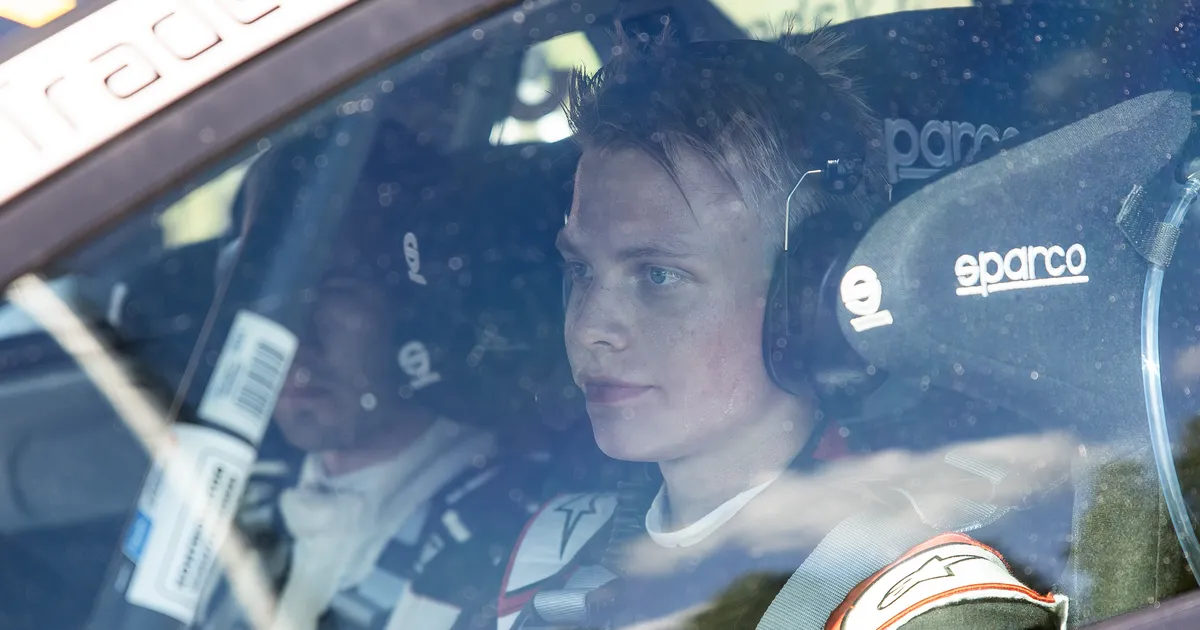 Kuulus ralliportaal võrdles Eesti talenti Kimi Räikköneniga