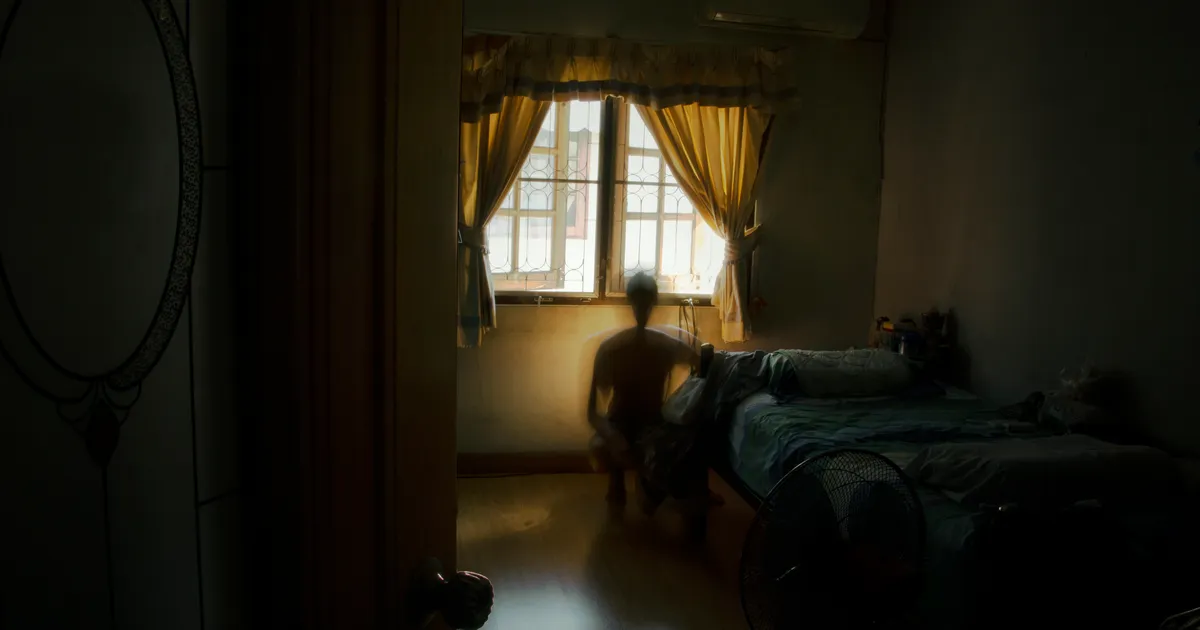 «Ta tunneb, kuidas ta kõri kokku nööritakse ja üle õlavarte ronib ebameeldivustunne, kui ihukarvad püsti tõusevad»