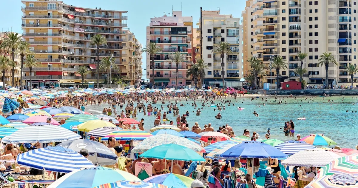 HOIATUS ⟩ Populaarses reisisihtkohas levivad surmavad mereolendid