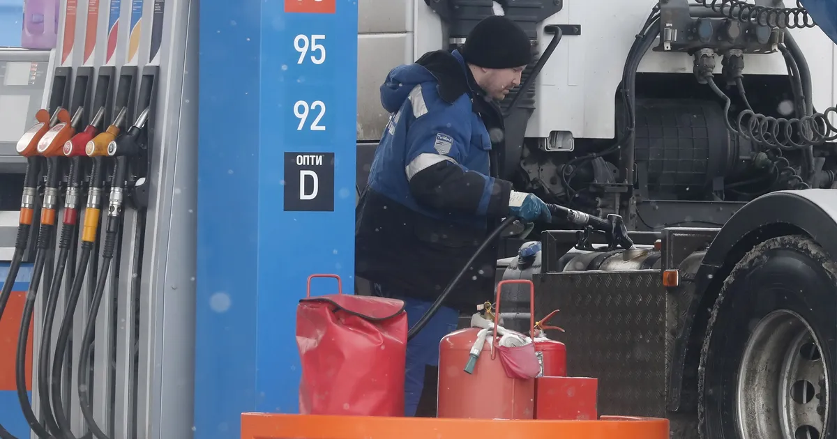 Rünnakud Vene energiataristule tõstavad kütuste hindu. Idanaabri tanklates on müük limiteeritud